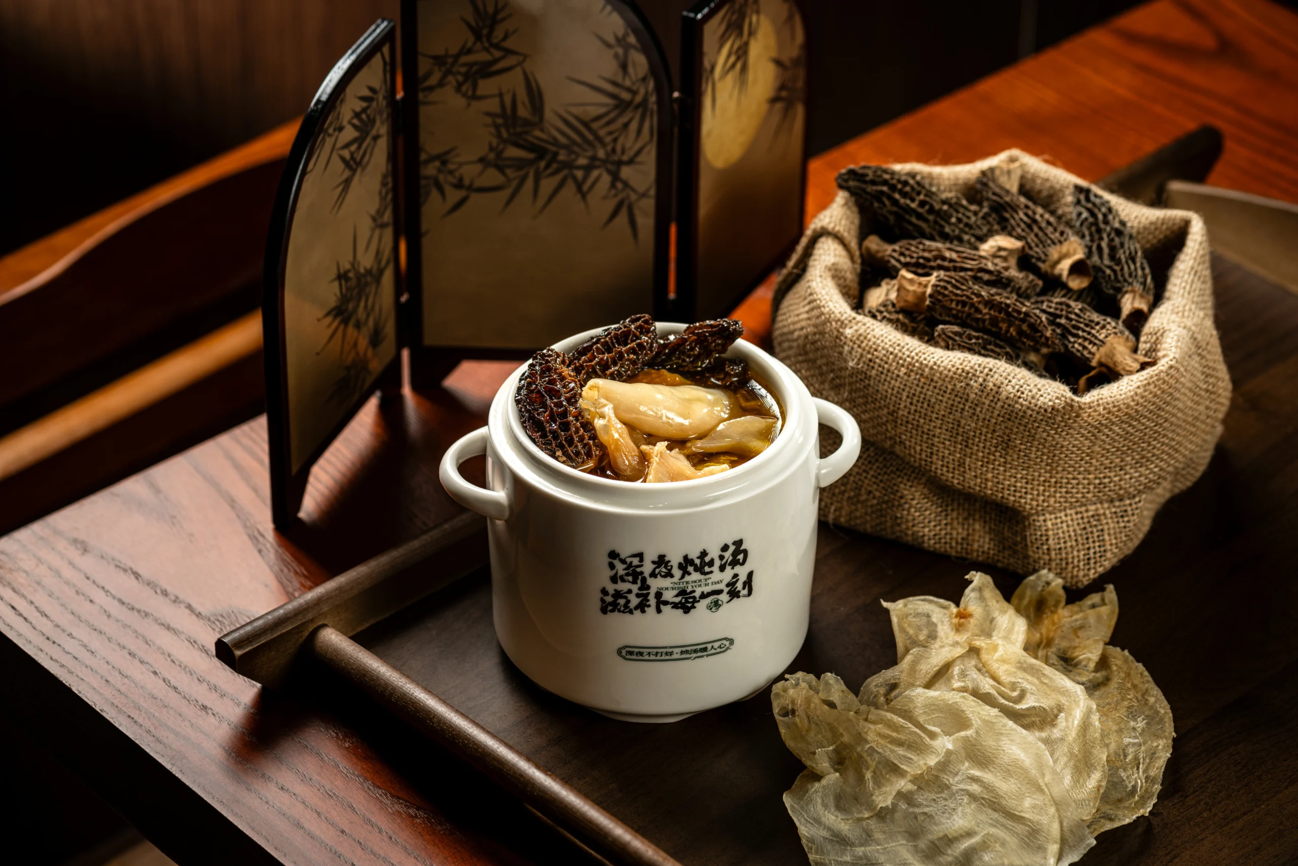 修复养颜·润肤抗老｜花胶羊肚菌鸡汤｜Beauty & Skin Repair · Fish Maw Morel Chicken Soup