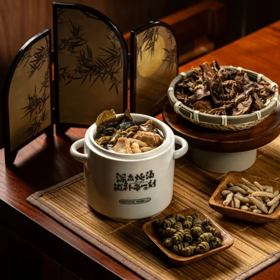 养肝润燥·清热明目|金线莲石斛排骨汤|Liver Nourishing · Dendrobium & Golden Thread Herb Soup