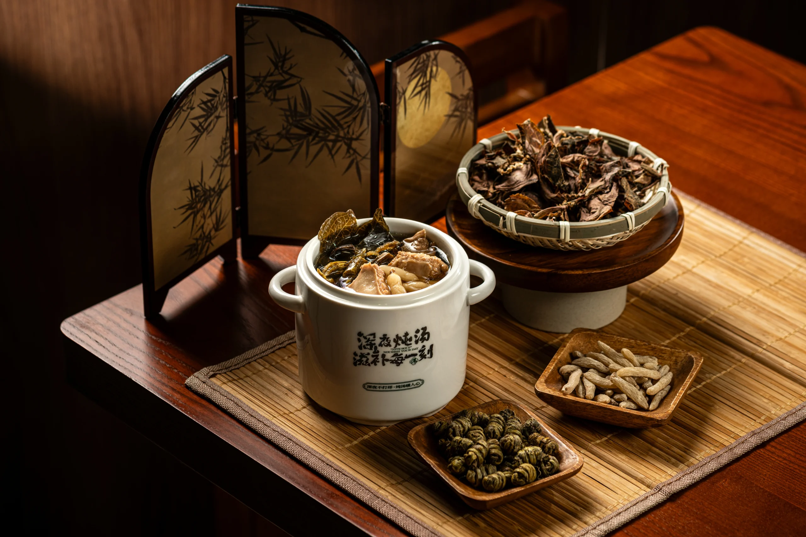 养肝润燥·清热明目｜金线莲石斛排骨汤｜Liver Nourishing · Dendrobium & Golden Thread Herb Soup