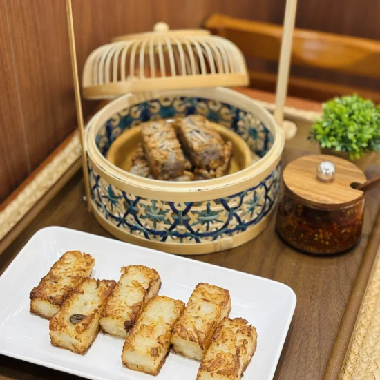香煎“菜头粿” |	Pan-fried Radish Cake