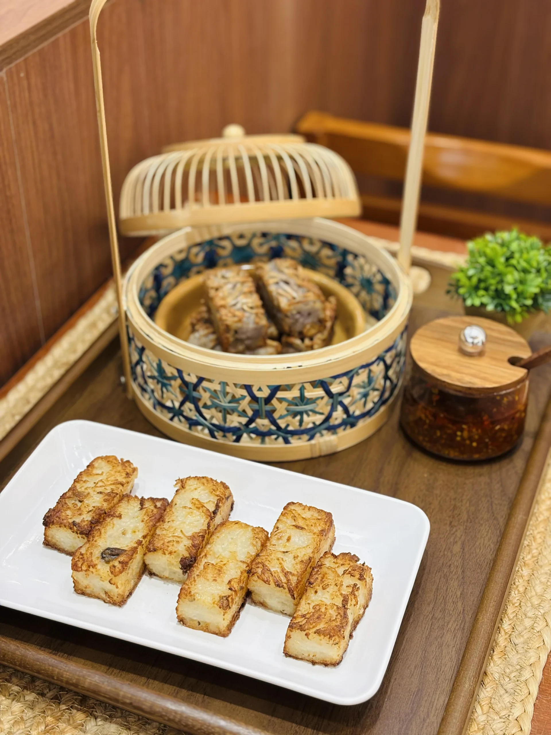 香煎“菜头粿” |	Pan-fried Radish Cake